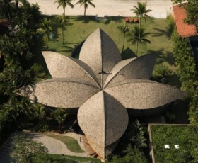 Leaf House Leaf House