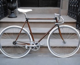 Vélo peint par Rob Pollock