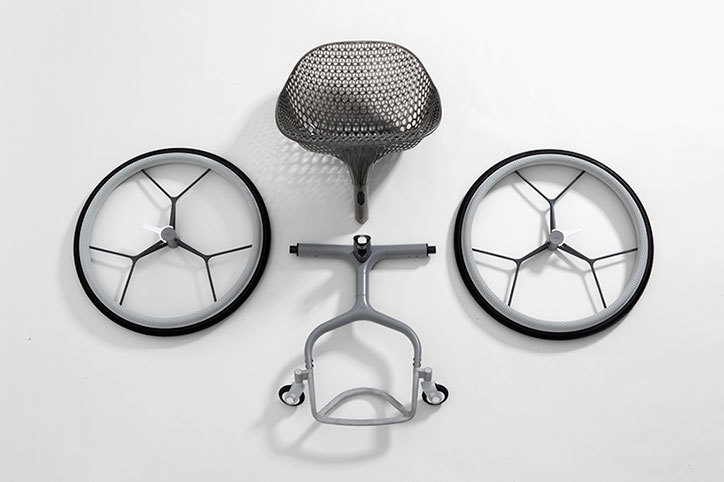 GO, la chaise roulante par Layer, Benjamin Hubert sur Design Maroc 