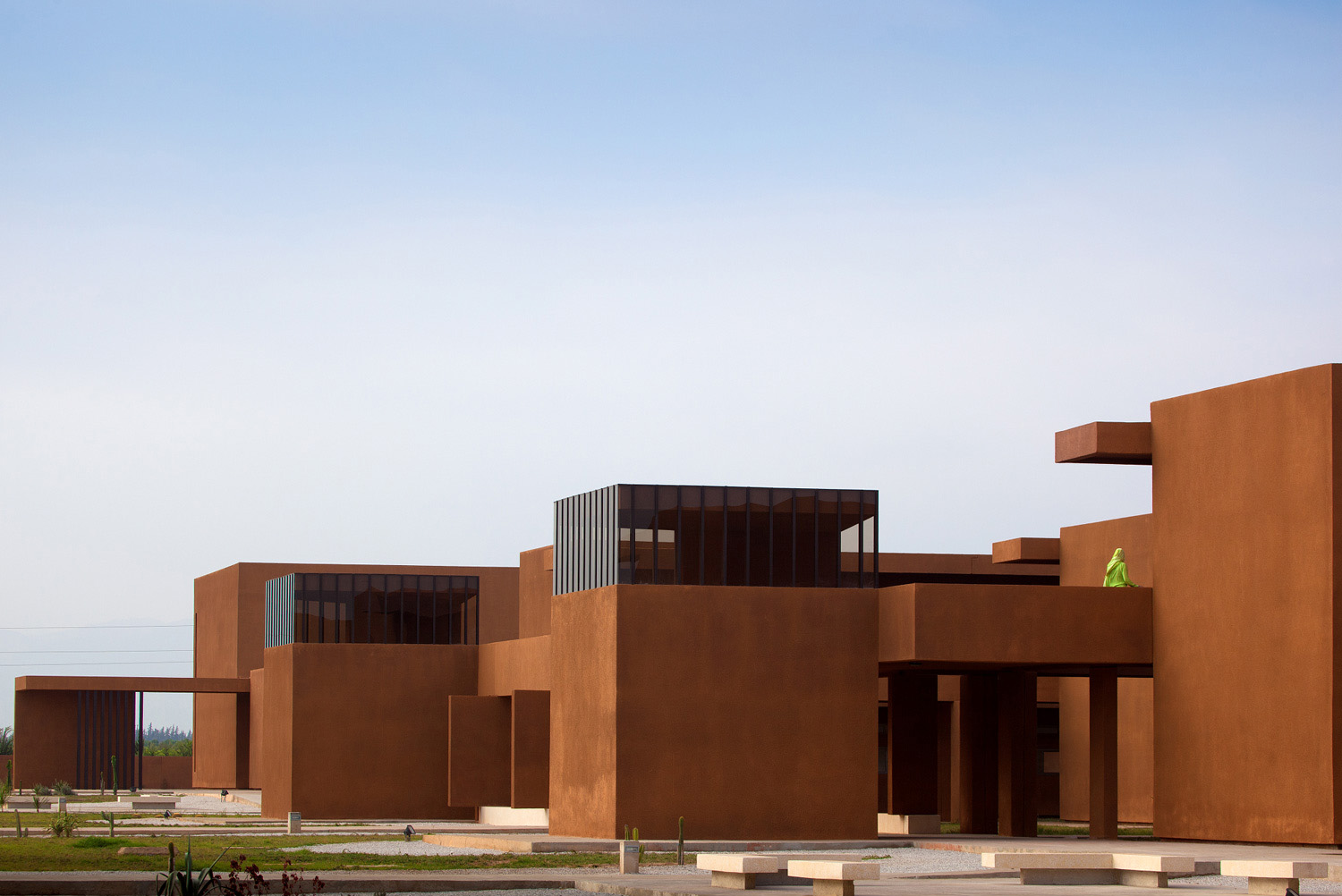Université de Taroudant par Saad El Kabbaj, Driss Kettani et Mohamed Amine Siana sur Design Maroc 