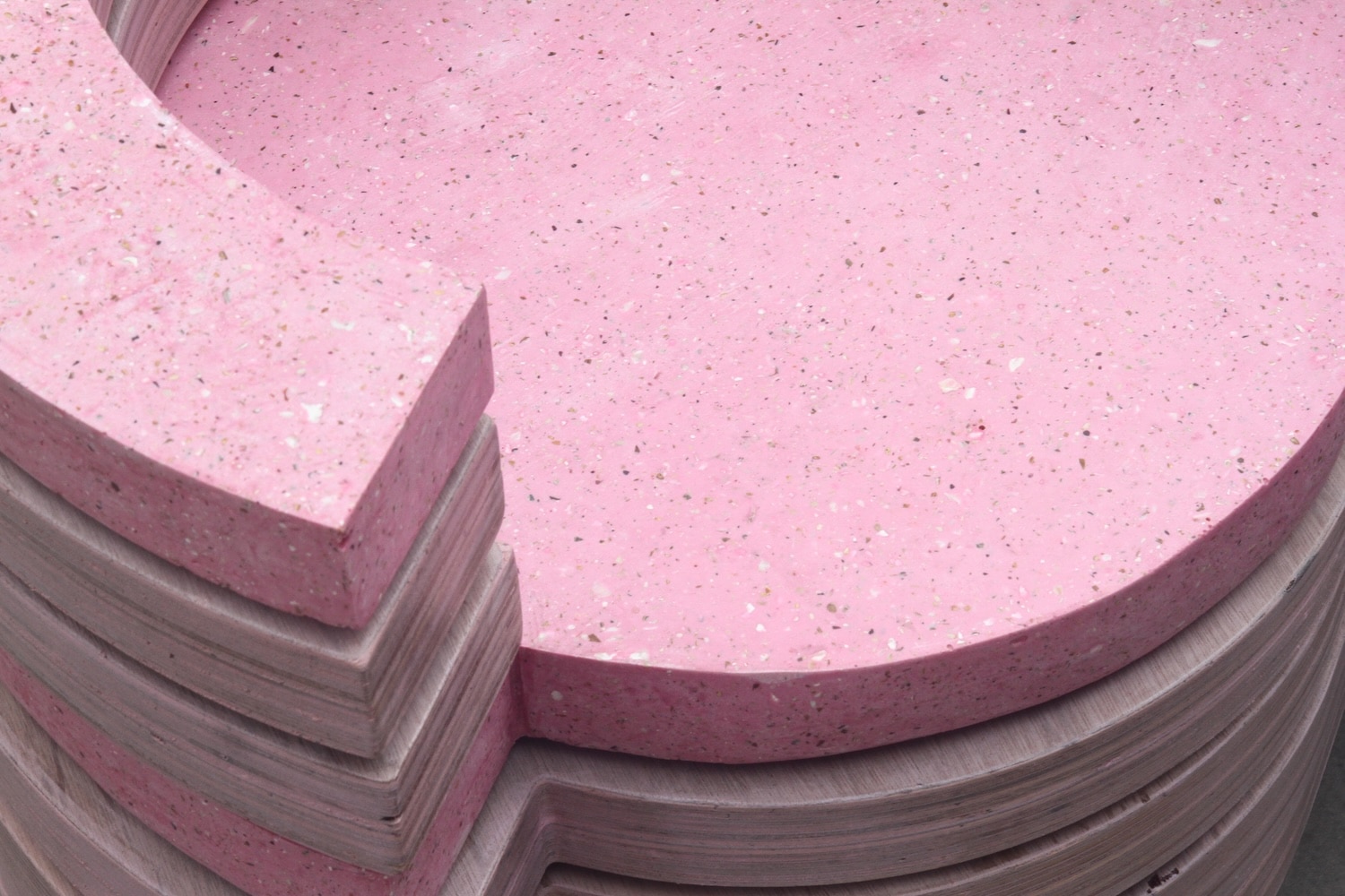 Leftovers Loveseat : le banc public par Marie-Louise Jones