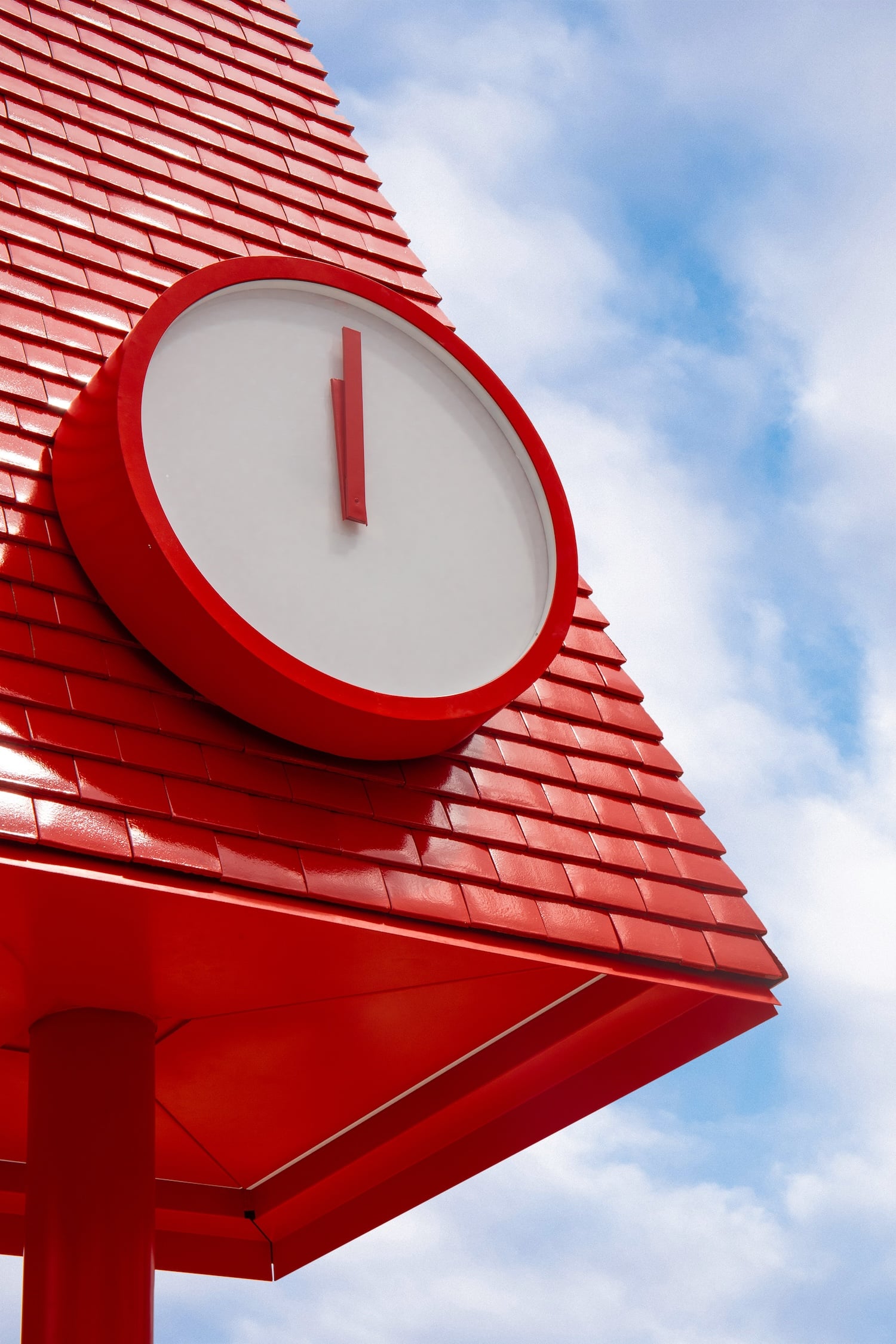 Le 101ᵉ clocher de Caen : signal rouge pour un nouveau chapitre urbain Le 101ᵉ clocher de Caen : signal rouge pour un nouveau chapitre urbain