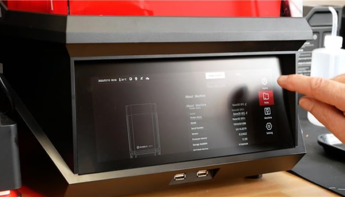 L'interface de l'écran tactile en façade