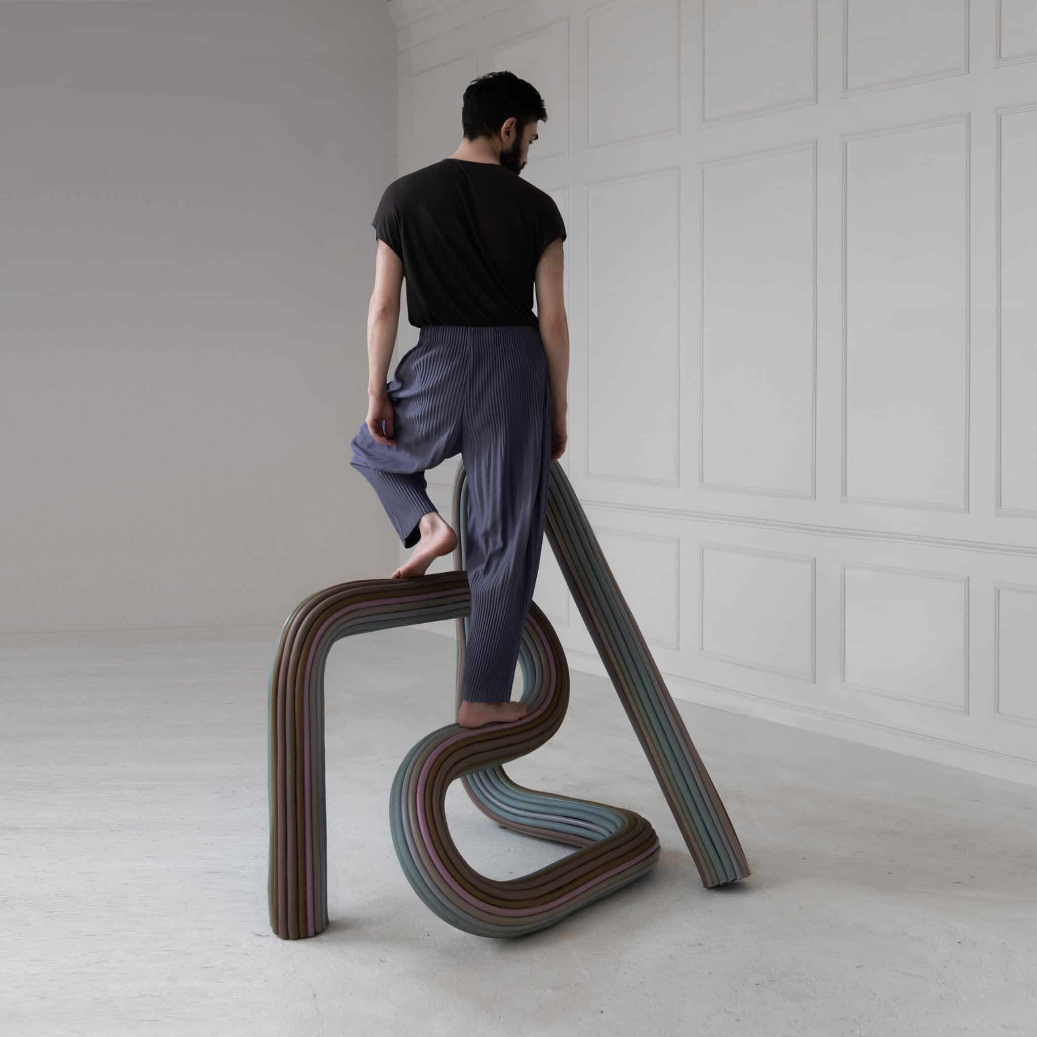 Ara Thorose : L'Échelle réinventée, entre geste et matière Ara Thorose : L'Échelle réinventée, entre geste et matière