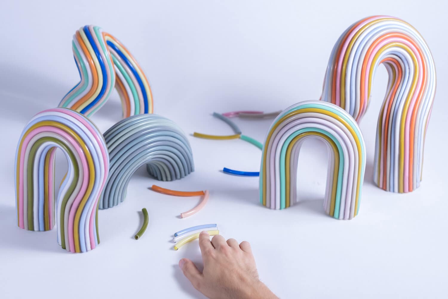 Ara Thorose : L'Échelle réinventée, entre geste et matière Ara Thorose : L'Échelle réinventée, entre geste et matière