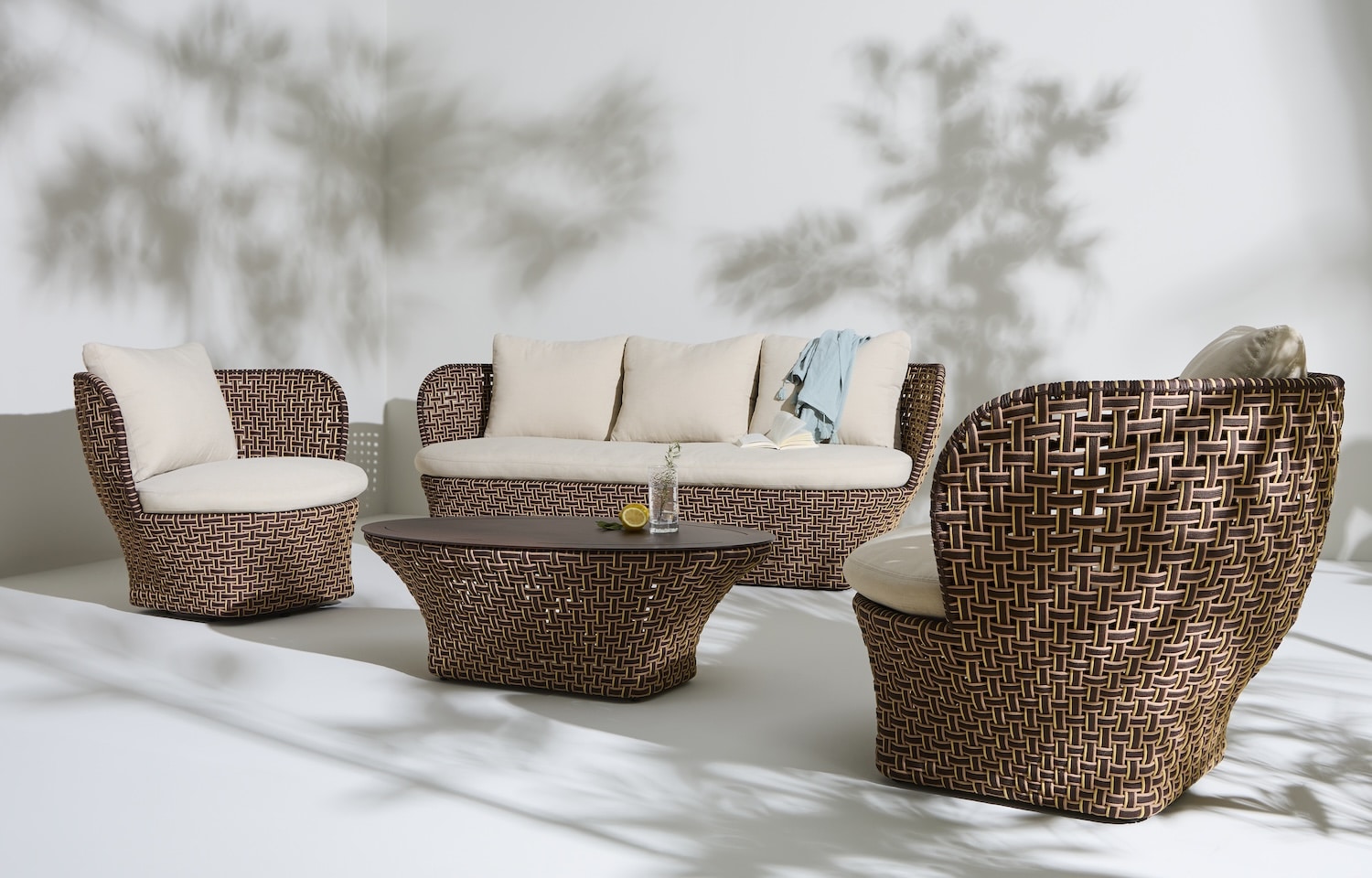 TALI le fauteuil enveloppant par Maxence Boisseau pour Orchid Édition TALI le fauteuil enveloppant par Maxence Boisseau pour Orchid Édition