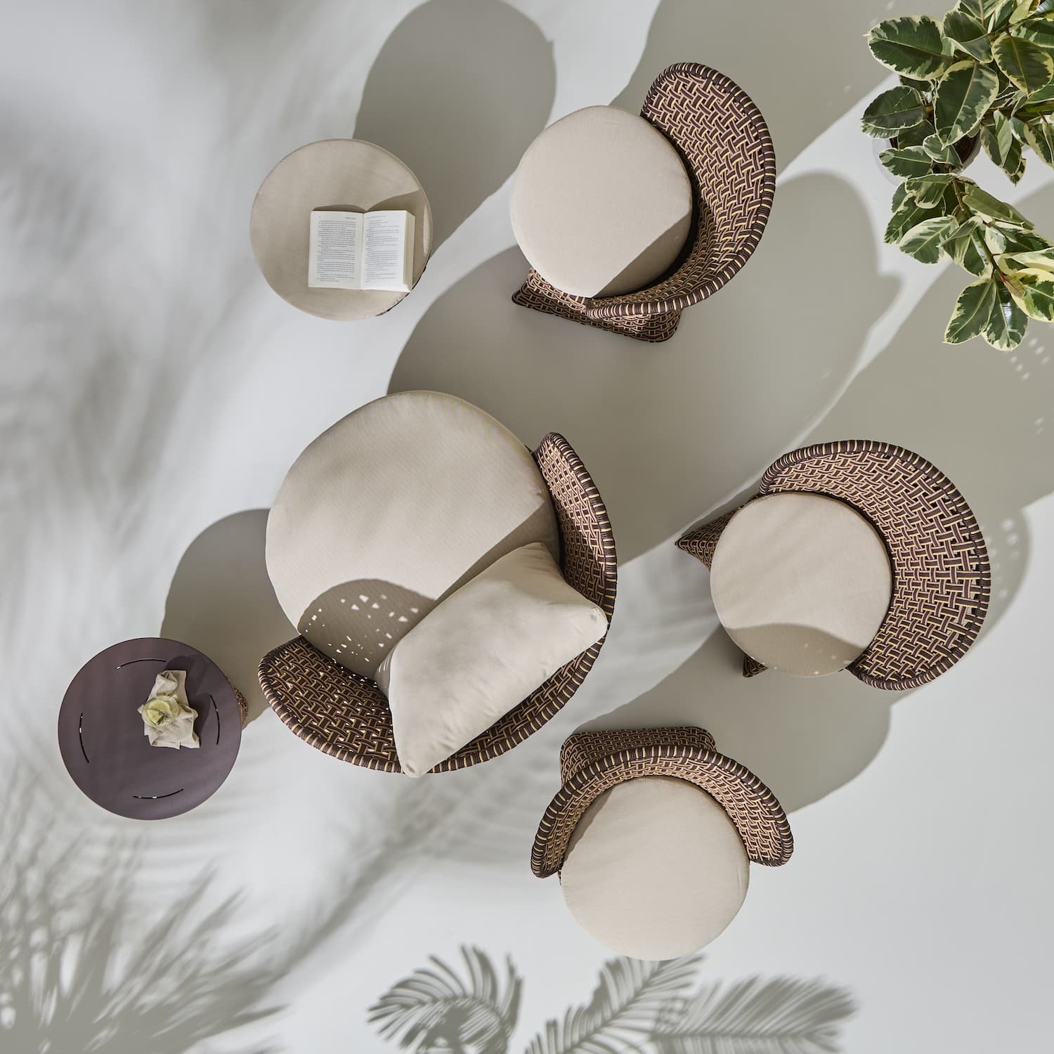 TALI le fauteuil enveloppant par Maxence Boisseau pour Orchid Édition