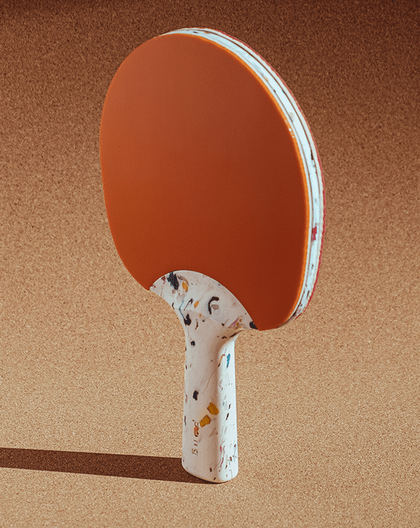 PONG : une raquette de ping-pong réinventée à partir de plastique recyclé