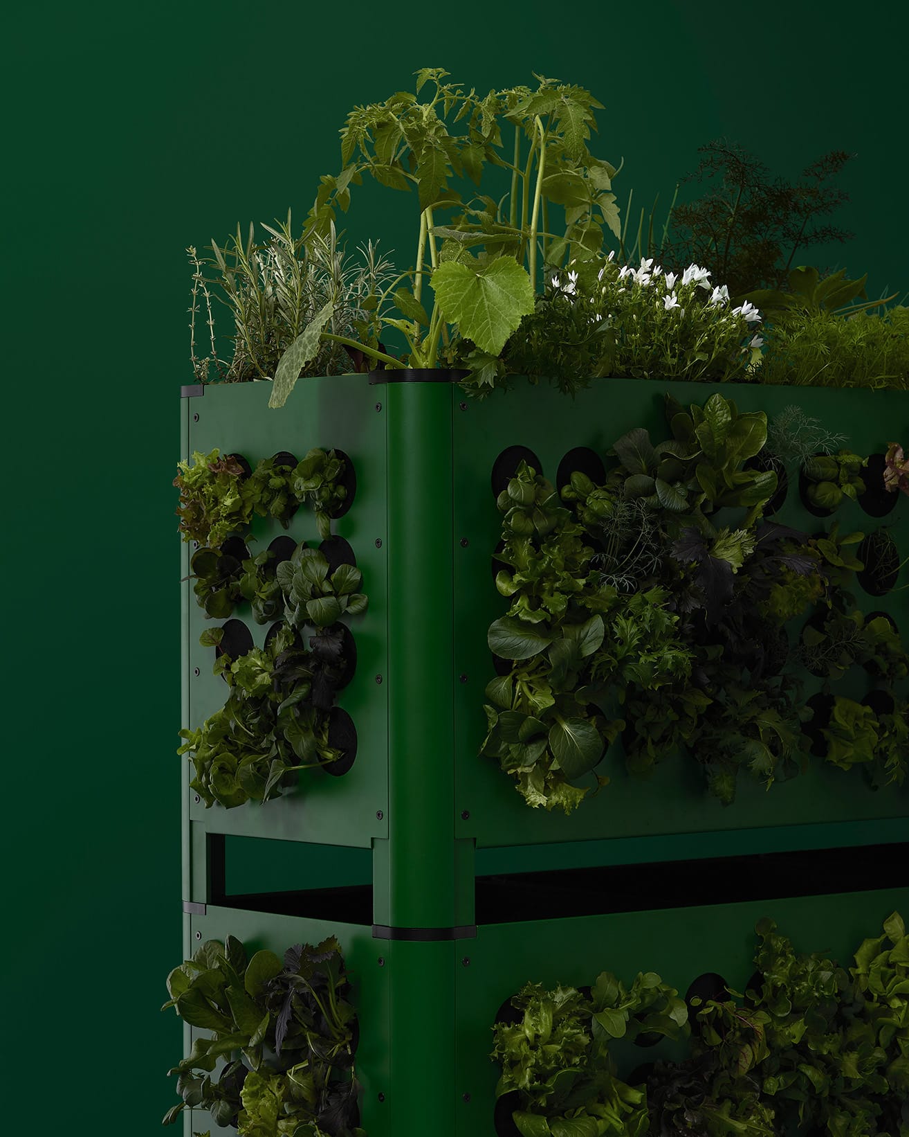 HomeFarm : une jardinière verticale modulable pensée pour la vie urbaine