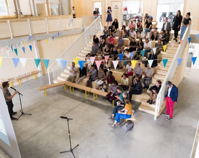 L’art dans vivre : un tremplin coopératif pour artistes en quête d’élan professionnel