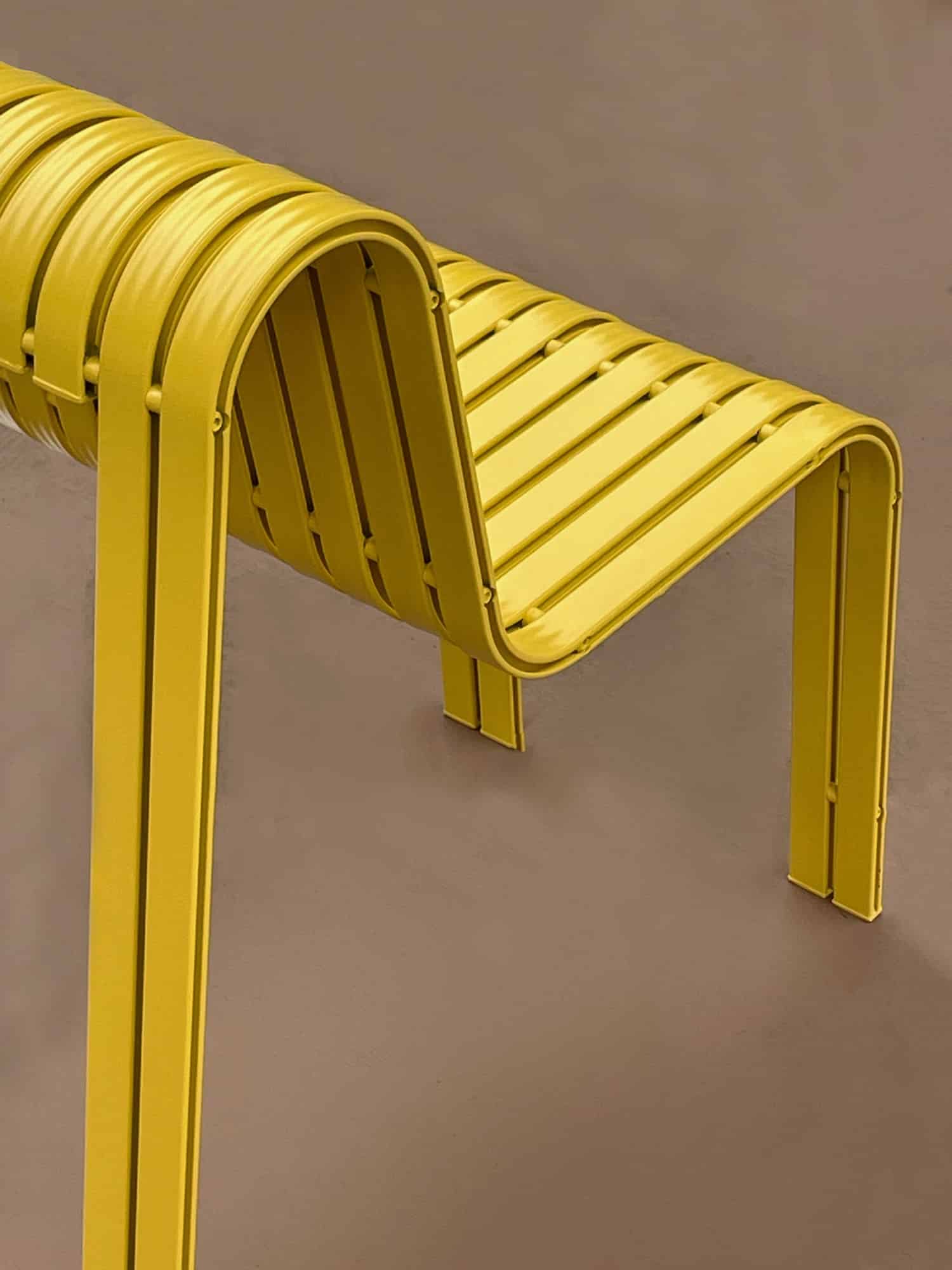 Slide Chair : donner une seconde vie aux rails de rideaux