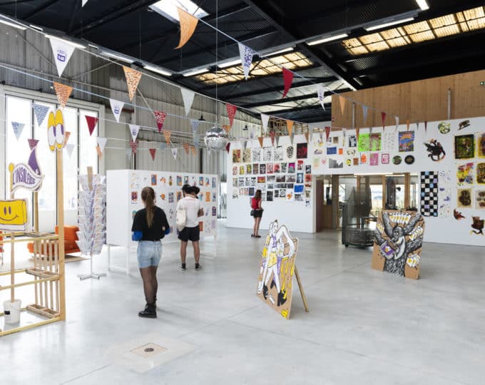 L’art dans vivre : un tremplin coopératif pour artistes en quête d’élan professionnel