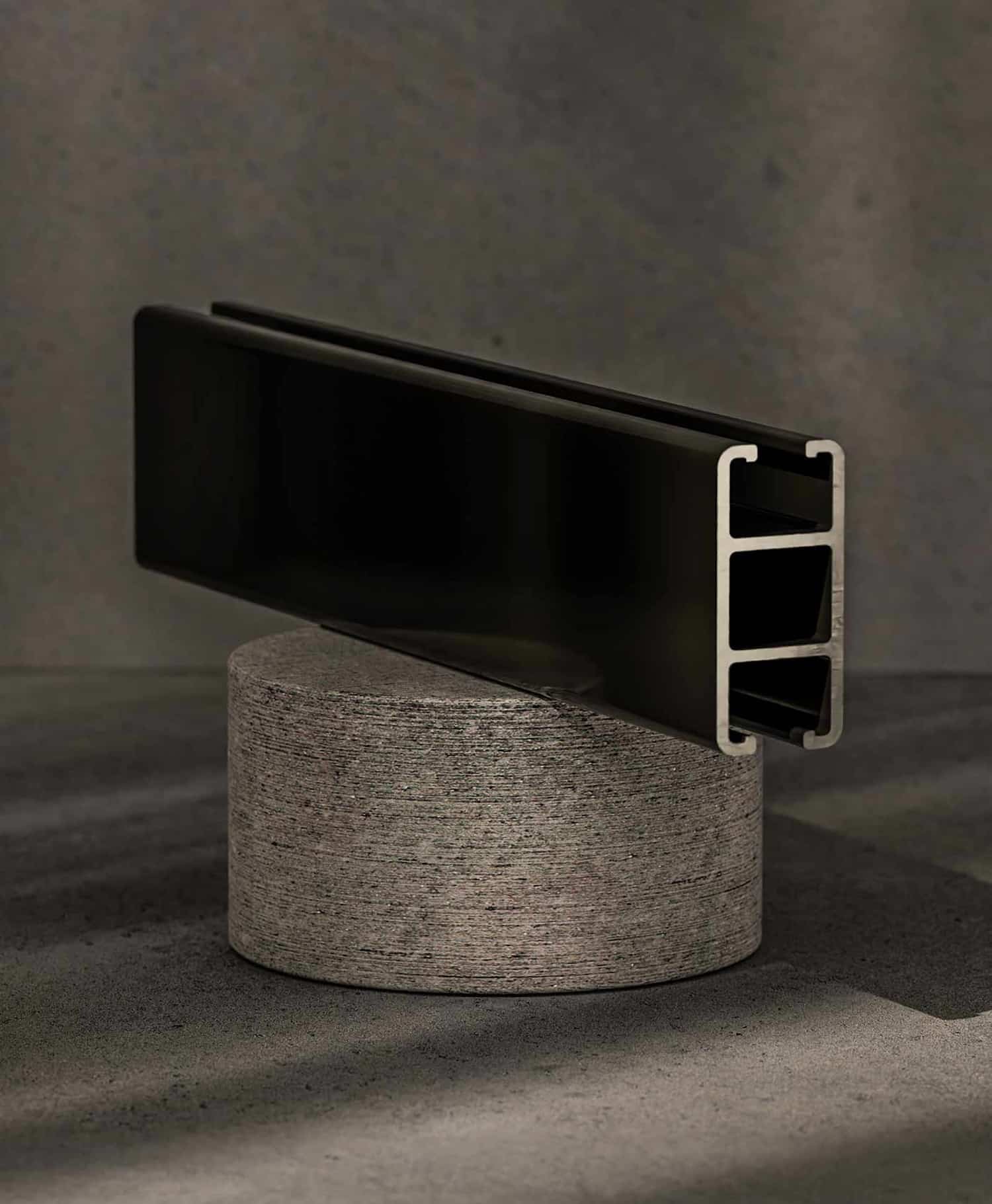 Slide Chair : donner une seconde vie aux rails de rideaux