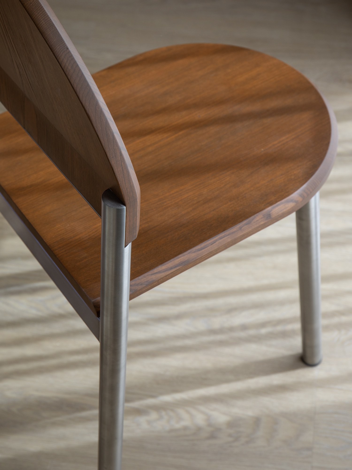 C'est de la chaise BB, nouvelle signature Studio Briand & Berthereau pour Kann Design