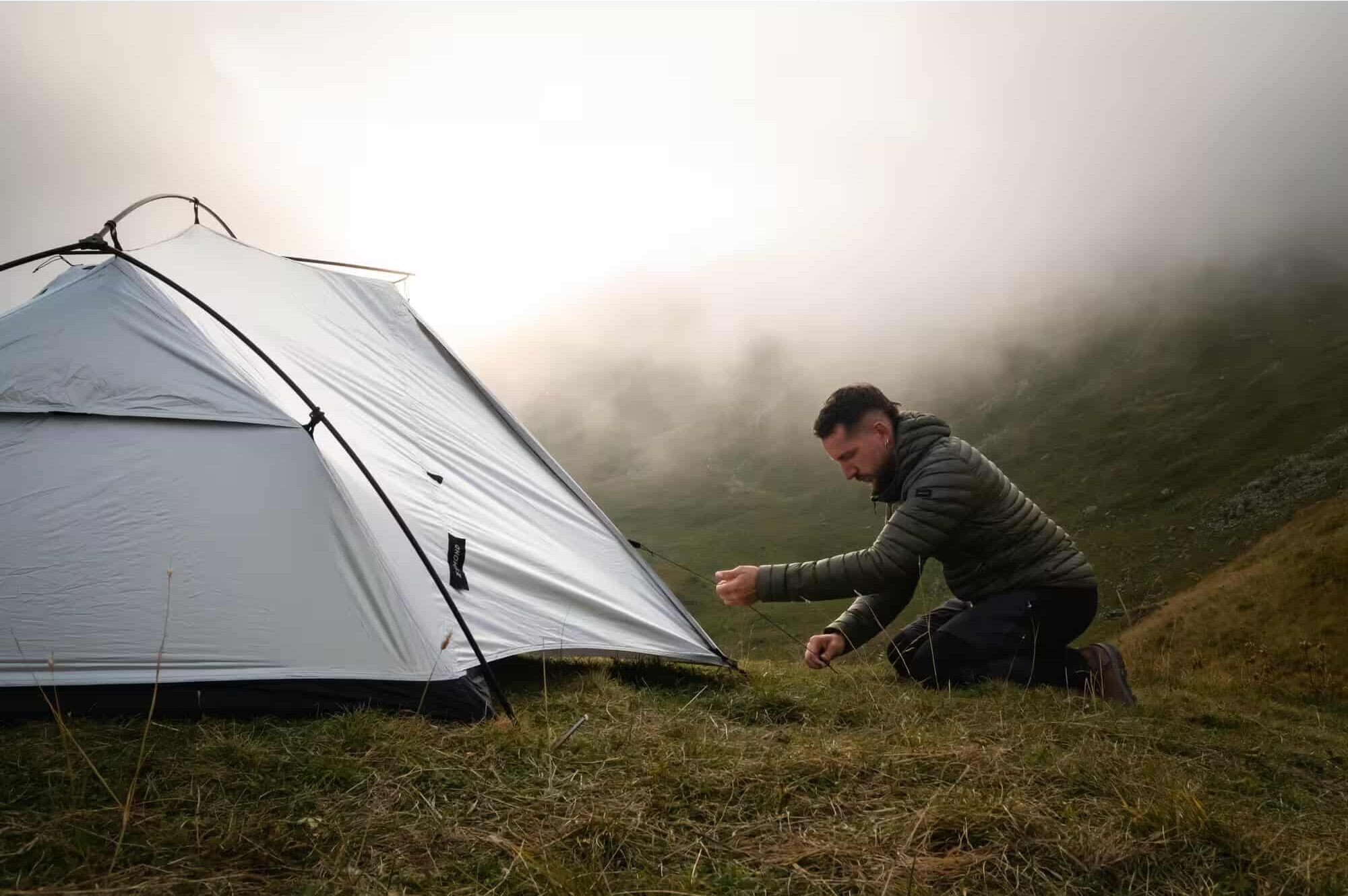 Condensless : l’innovation textile qui redéfinit l’architecture nomade par Decathlon