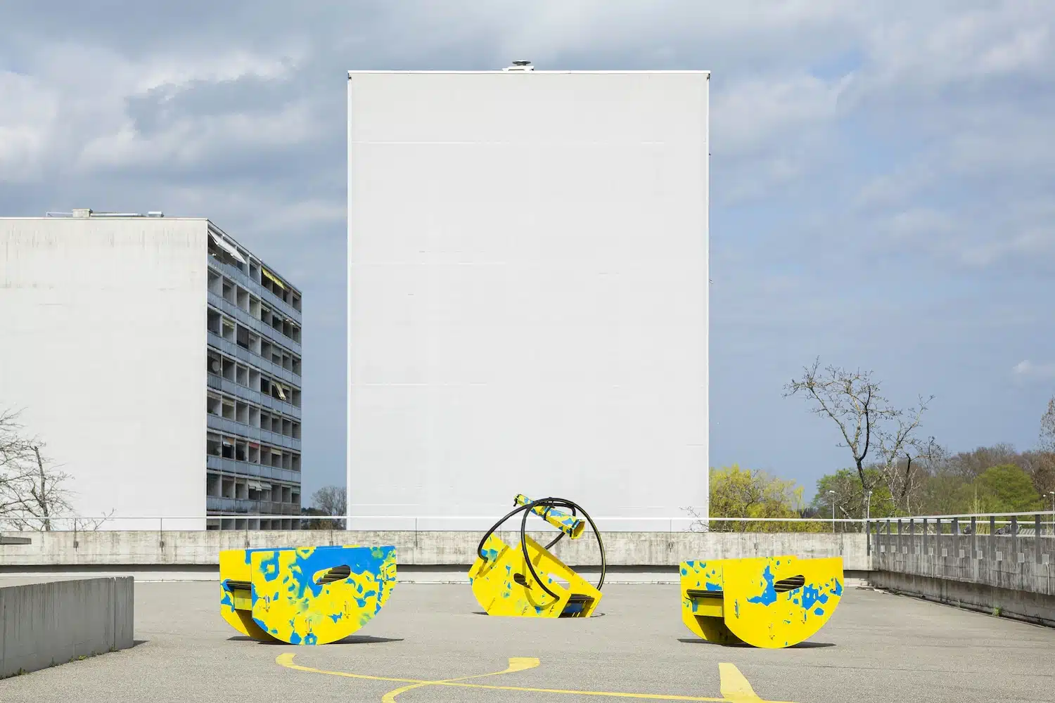 NUAGE : Une invitation poétique à observer le ciel, design et réemploi à l’appui