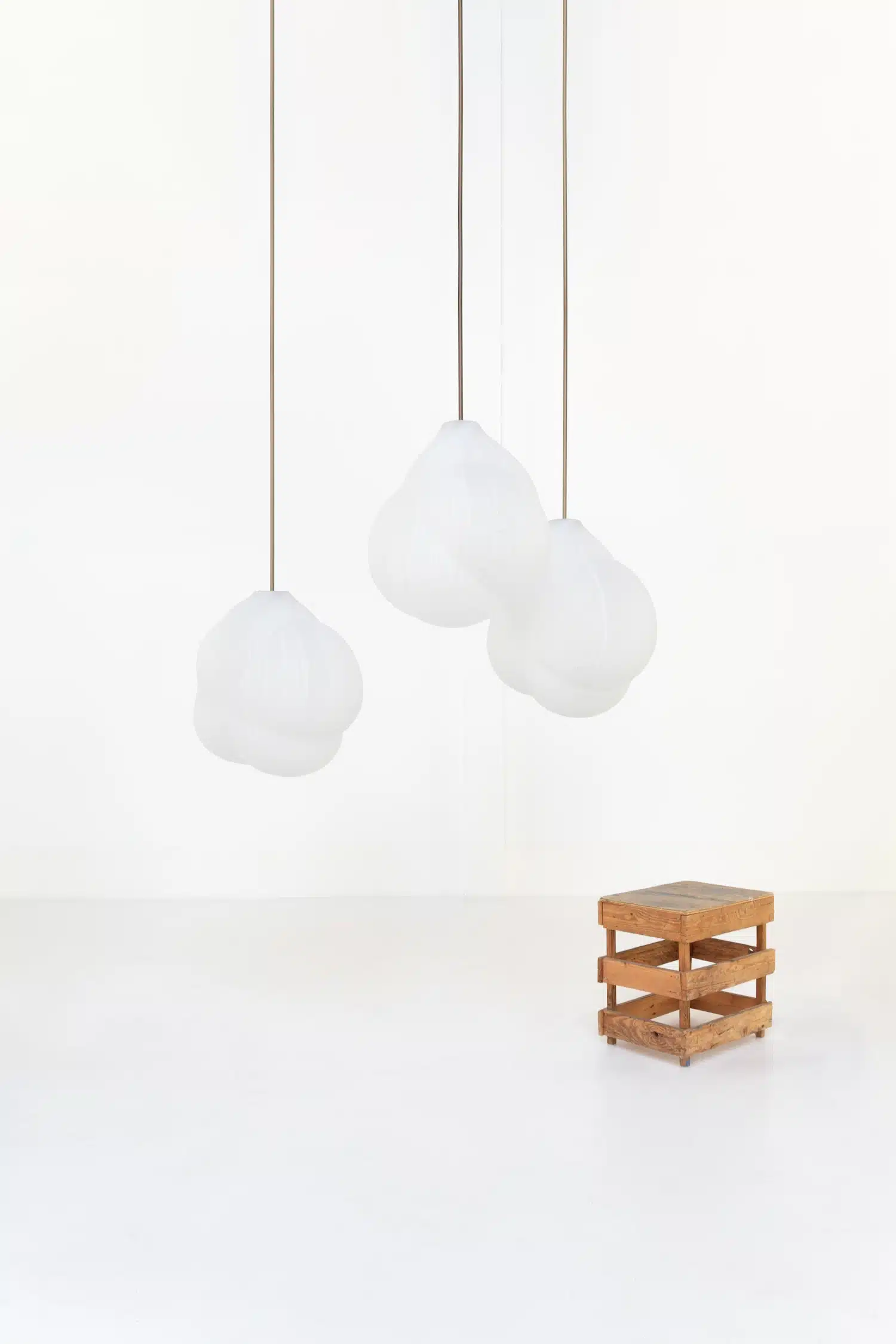 CLOUD par Jeremy Maxwell Wintrebert : La poésie lumineuse du verre soufflé