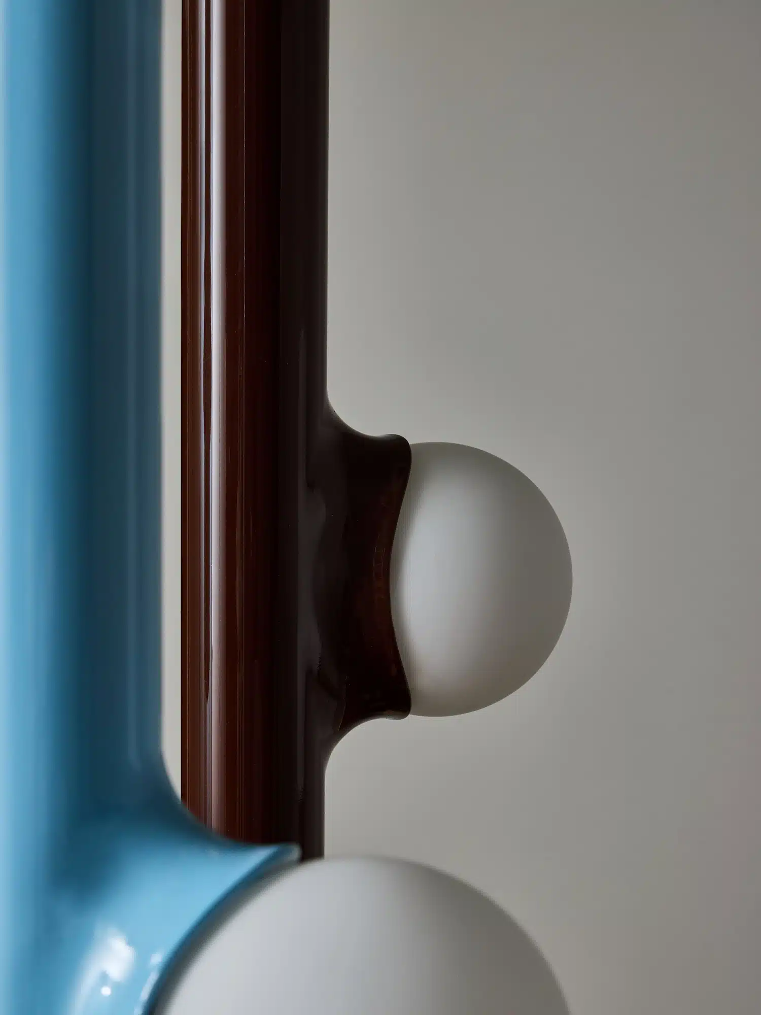 Lumière sculptée et esthétique chromatique : les suspensions KOSKA × GLUSTIN