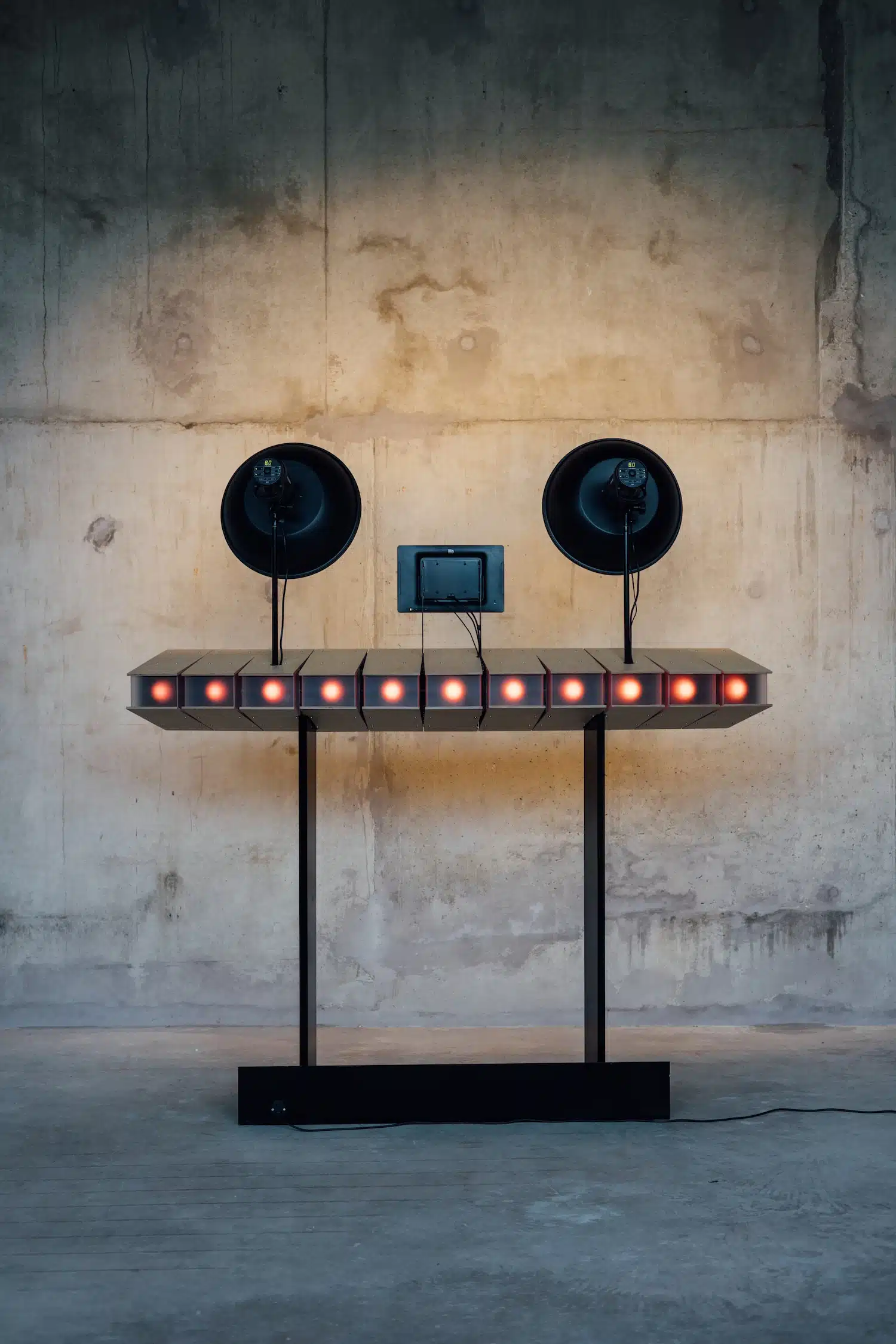 Bullet Time et contreplaqué : immersion dans le design cinématographique de Woodlabo Bullet Time et contreplaqué : immersion dans le design cinématographique de Woodlabo