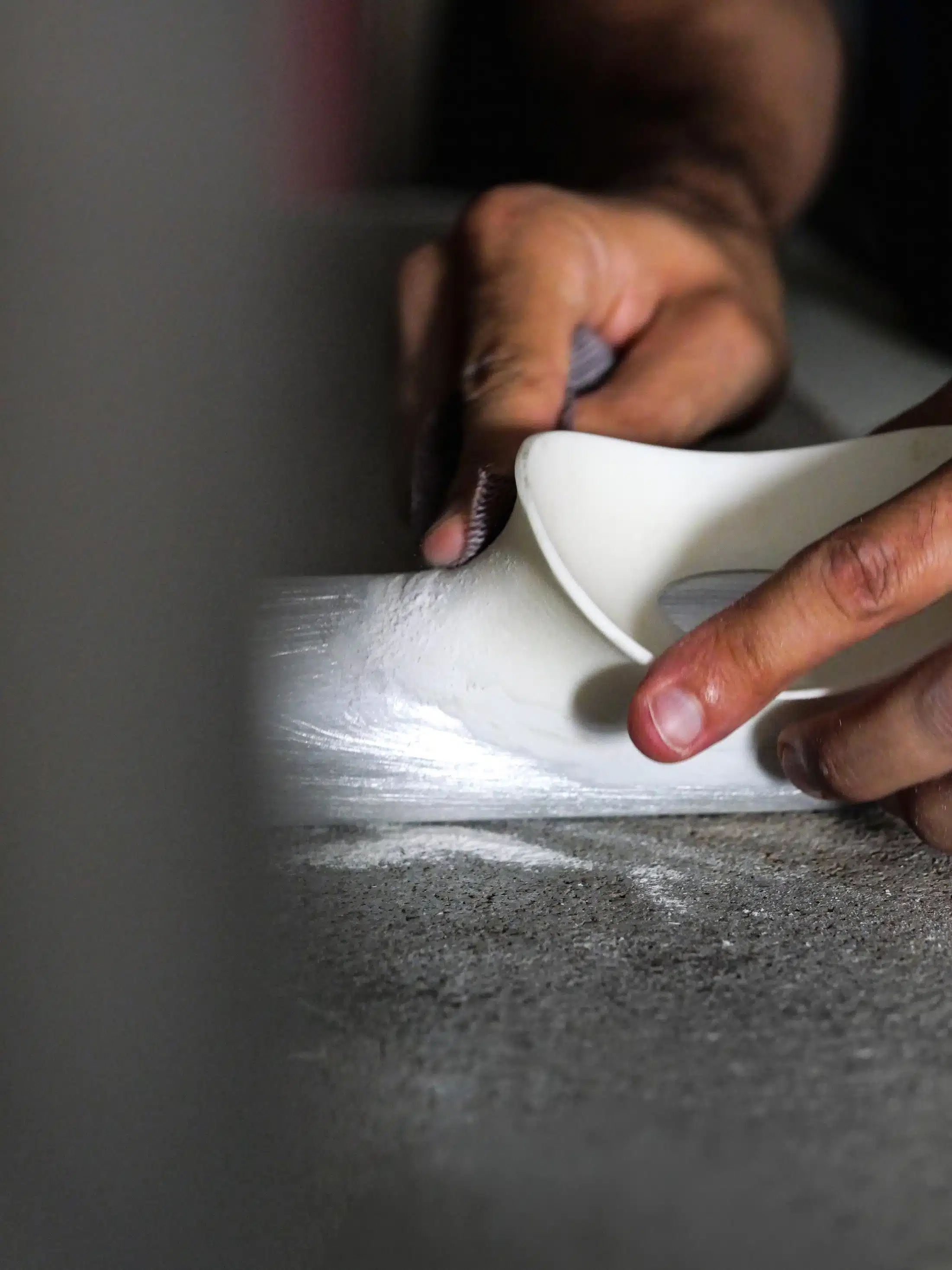 Lumière sculptée et esthétique chromatique : les suspensions KOSKA × GLUSTIN