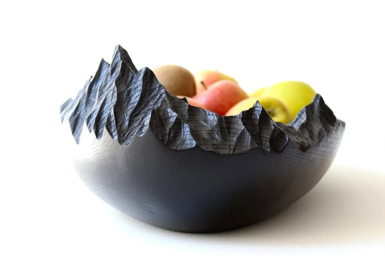 L’art du paysage domestique : comment Ben&Manu transforme le bois en topographie sculptée