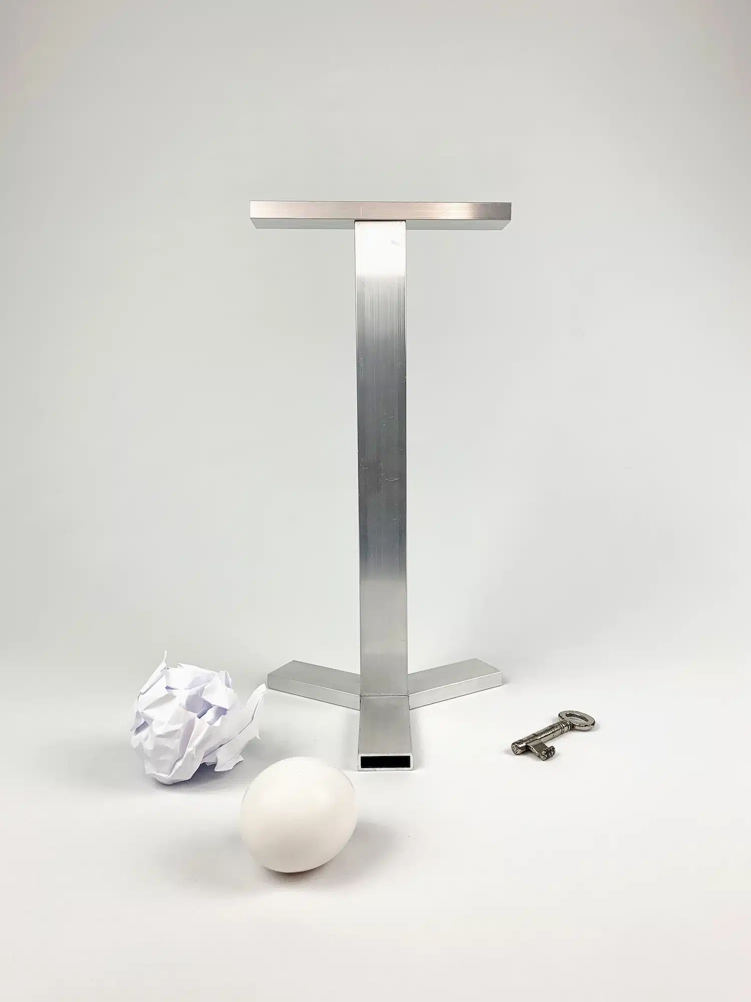 Guillaume Sonnet présente Grammar : entre Bauhaus et Memphis, le design par assemblage