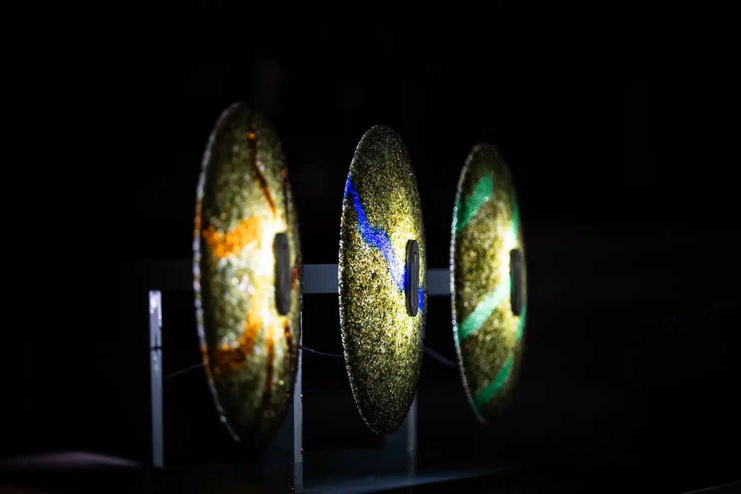 Cive : Quand Wilfried Becret réinvente la lampe à poser en valorisant les déchets du verre