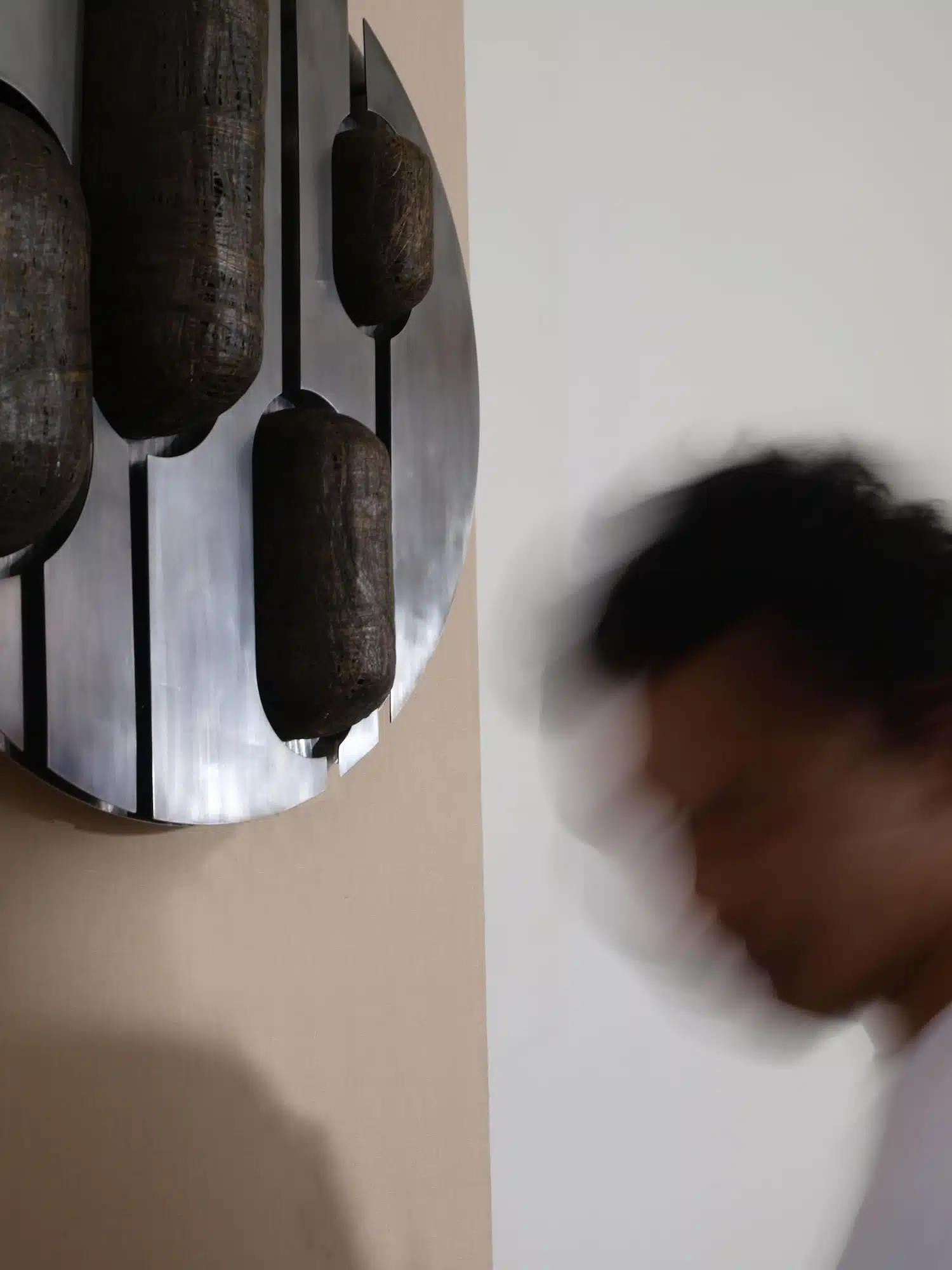 Chanvre et acier : Atelier DAMA façonne la lumière