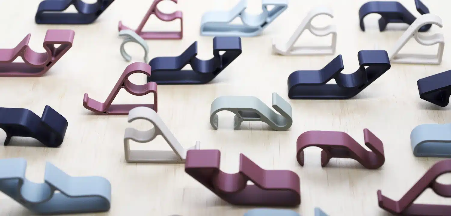 Entreautre transforme le rail mural en système de rangement évolutif avec PROFIL