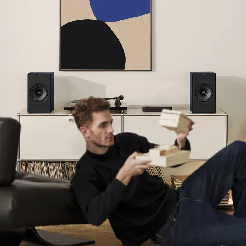 KEF Coda W : le design produit par Andrea Ponti qui transforme une enceinte hifi en objet intemporel