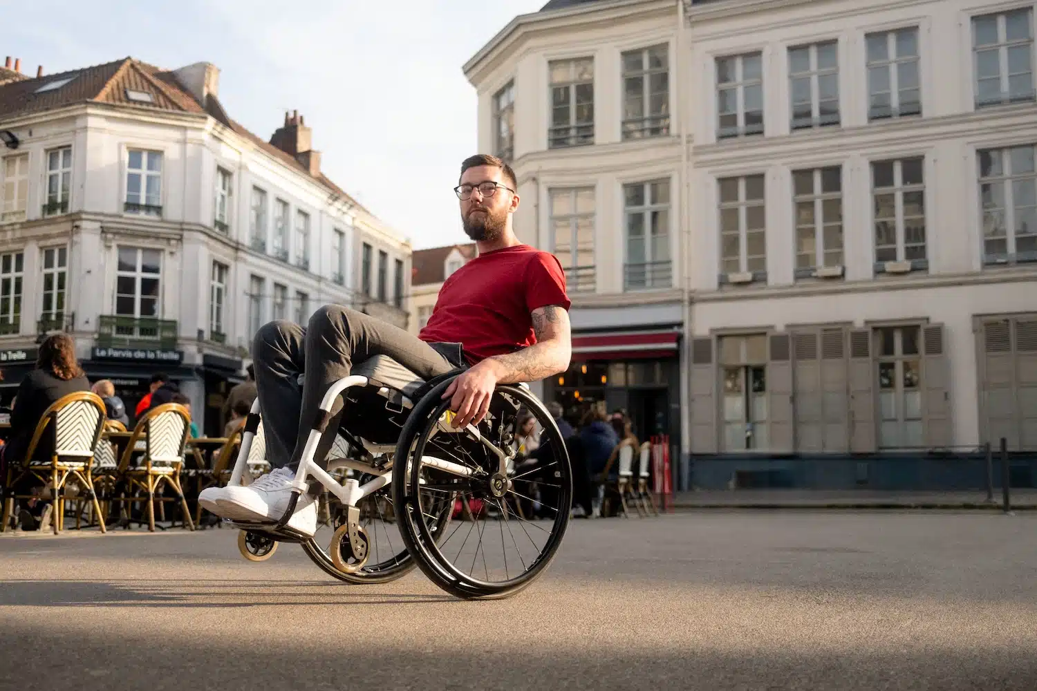 Rencontre : Colin GALLOIS, ingénieur et designer fondateur d'EPPUR développant le 1er système de freinage pour fauteuils roulants Rencontre : Colin GALLOIS, ingénieur et designer fondateur d'EPPUR développant le 1er système de freinage pour fauteuils roulants