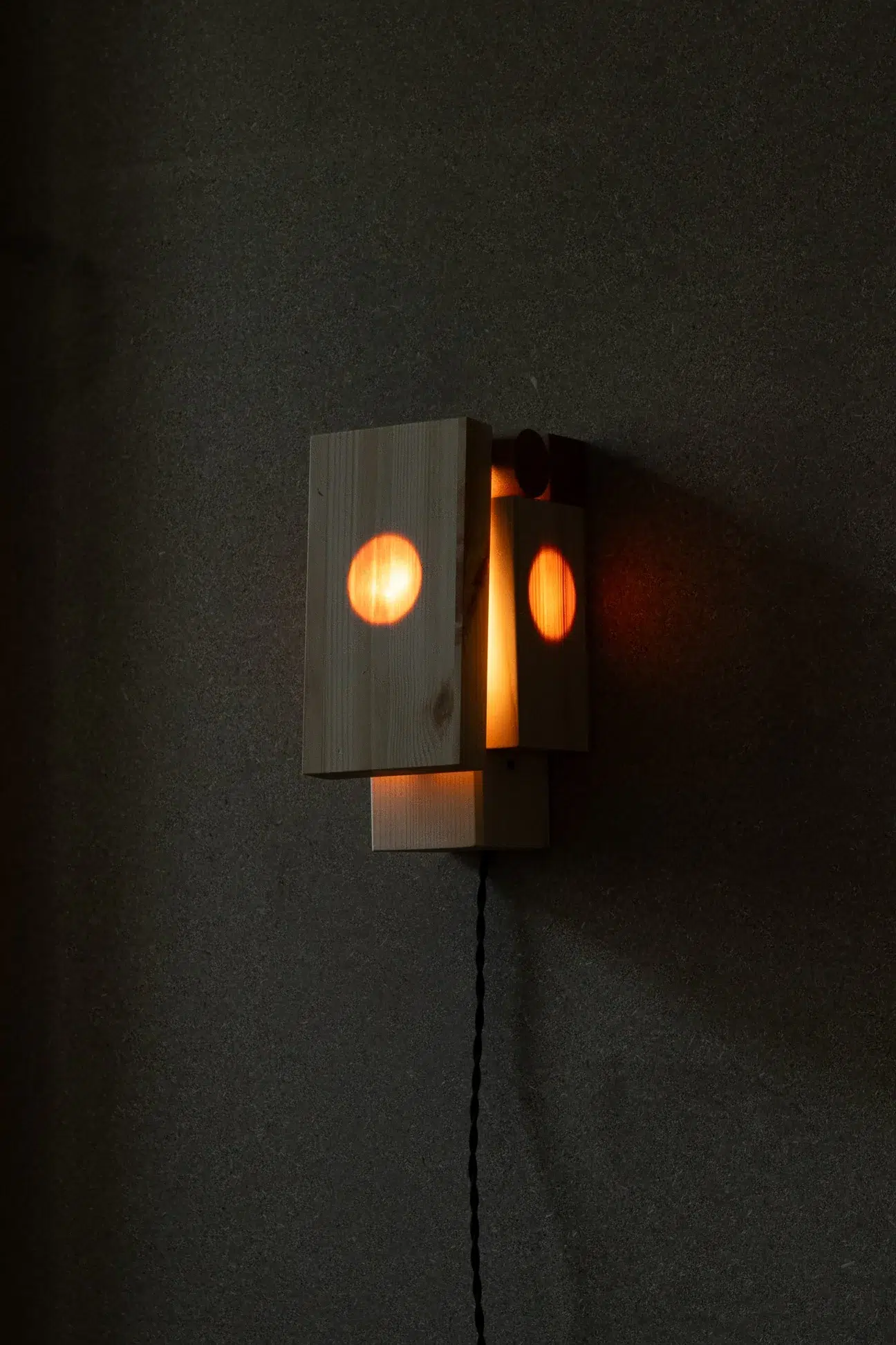 Yellow Nose Studio signe N-08 Indergarten Light, quand la lumière retourne à la maternelle