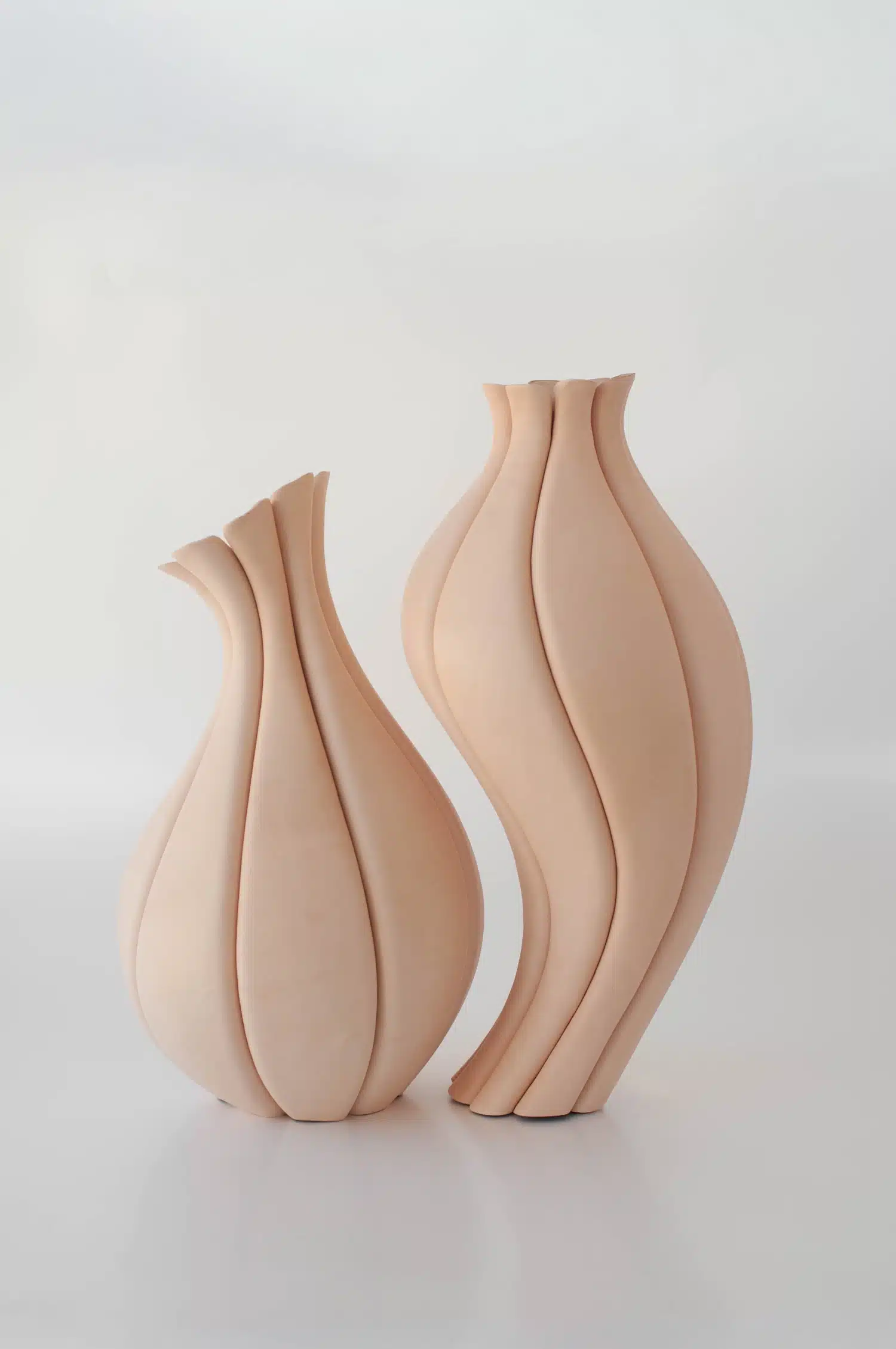 Talia Luvaton, la designer qui fait danser le cuir : cap sur Milan avec la collection TRACE