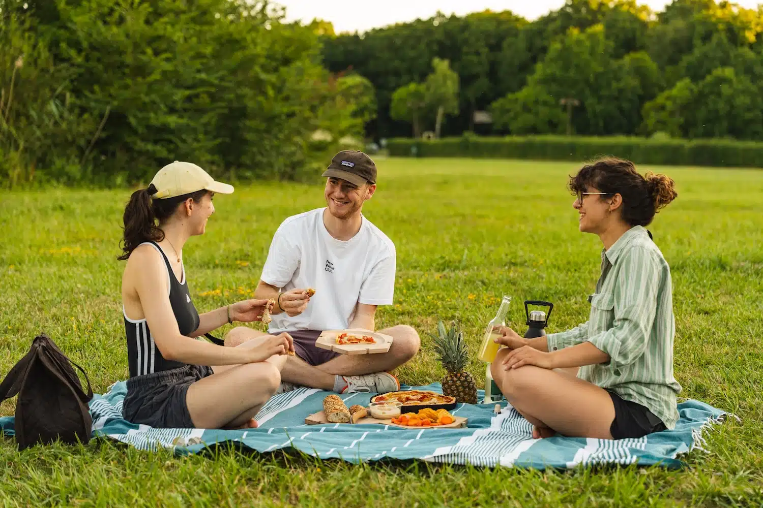 Projet étudiant : Maxence Bouisset imagine une table de cuisine modulaire pour les bivouacs et le bikepacking Projet étudiant : Maxence Bouisset imagine une table de cuisine modulaire pour les bivouacs et le bikepacking