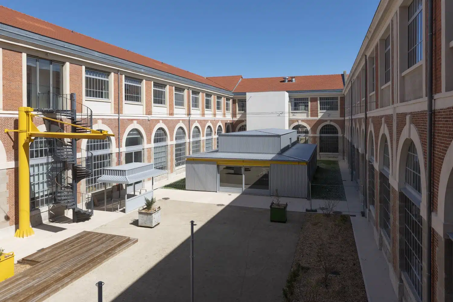 La France se dote d'une Galerie nationale du design à Saint-Étienne : "Design en main" La France se dote d'une Galerie nationale du design à Saint-Étienne : "Design en main"