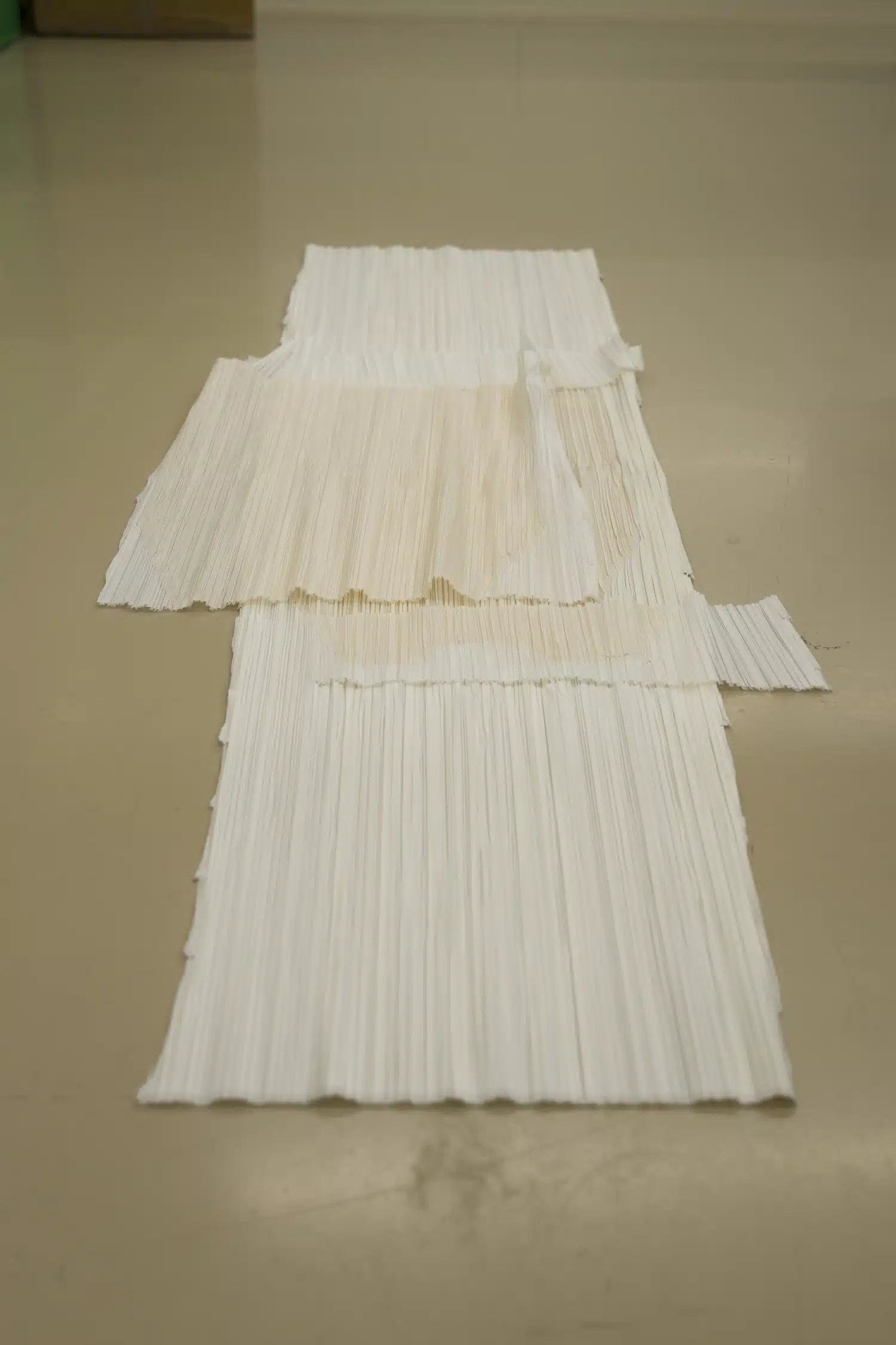 Milan : The Paper Log, Shell and Core, l'installation d'Issey Miyake qui fait du déchet une matière première