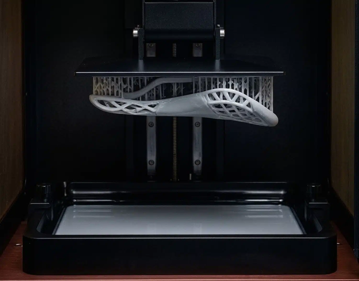 AERIS par Mahdi Naïm Studio : quand le lattice imprimé en 3D rencontre le cuir cousu main AERIS par Mahdi Naïm Studio : quand le lattice imprimé en 3D rencontre le cuir cousu main