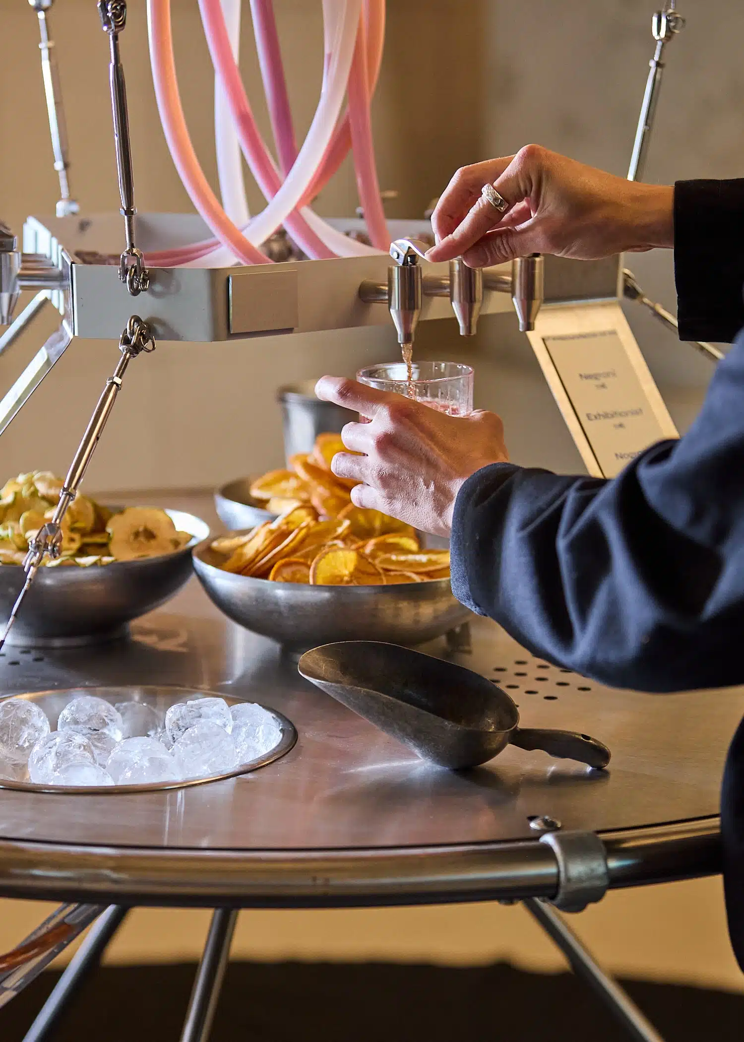 Negroni Station, ou la scénographie du verre partagé