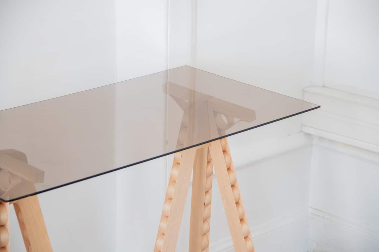 Etudiant : Tino Ardé, le designer qui fait tenir une table avec du hêtre à 23 mm