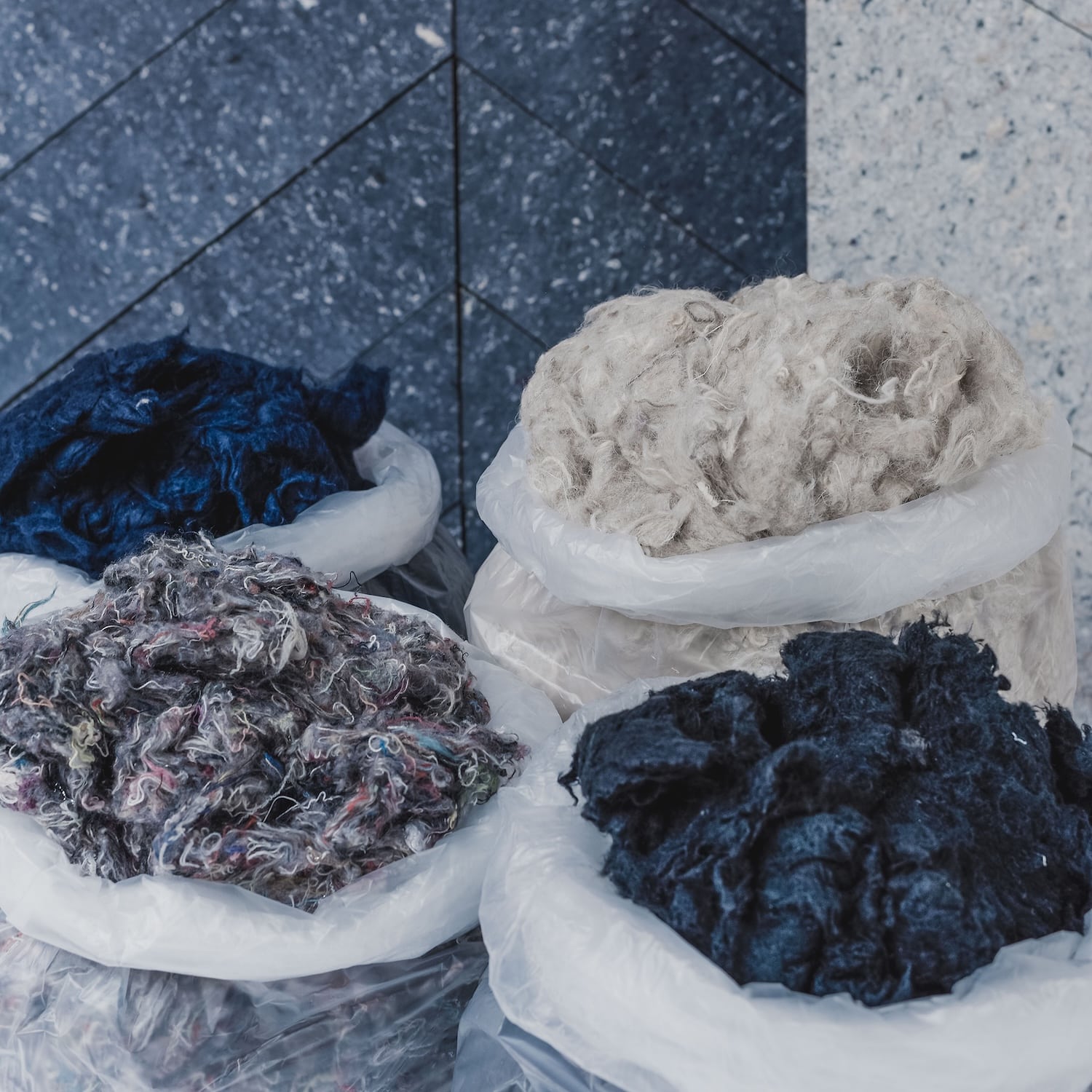 Béton de chiffon : l'histoire du textile recyclé qui ressemble à de la pierre, signé Pierreplume Béton de chiffon : l'histoire du textile recyclé qui ressemble à de la pierre, signé Pierreplume