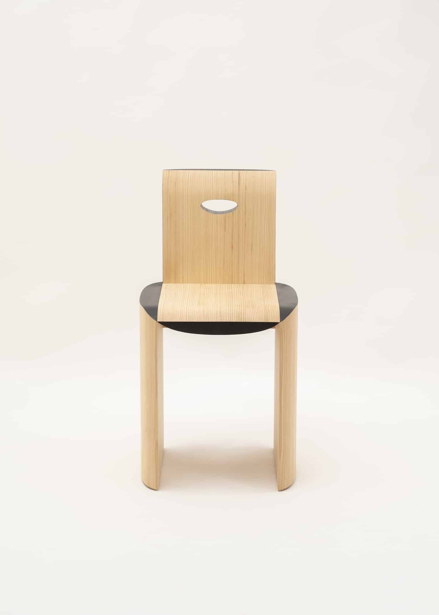 Tatu Laakso, designer finlandais : sculpter le sapin sans jamais cacher la coupe