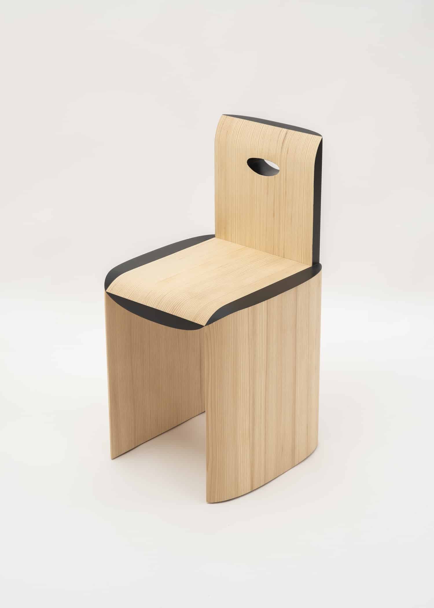 Tatu Laakso, designer finlandais : sculpter le sapin sans jamais cacher la coupe
