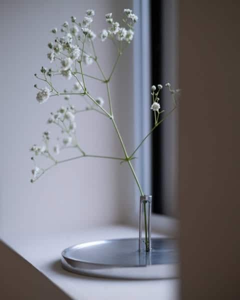 Un ingénieur mécanique, un vase, et rien autour : Fountain par le studio jido Un ingénieur mécanique, un vase, et rien autour : Fountain par le studio jido