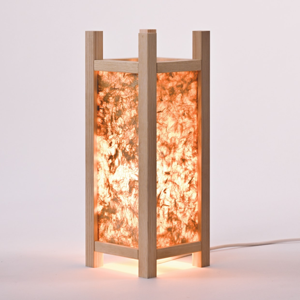 Studio Felice fait pousser le mobilier : MODYL, quand le champignon devient étagère et lumière Studio Felice fait pousser le mobilier : MODYL, quand le champignon devient étagère et lumière