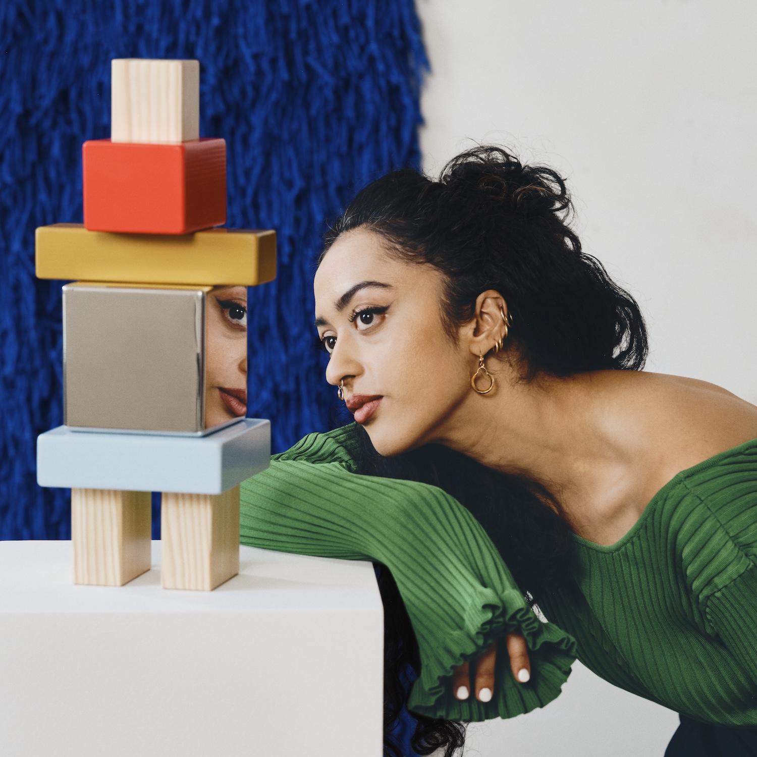 KONSTRUNDA chez IKEA : six créateurs, du pin massif et du verre pour brouiller art et design à la Paris Design Week