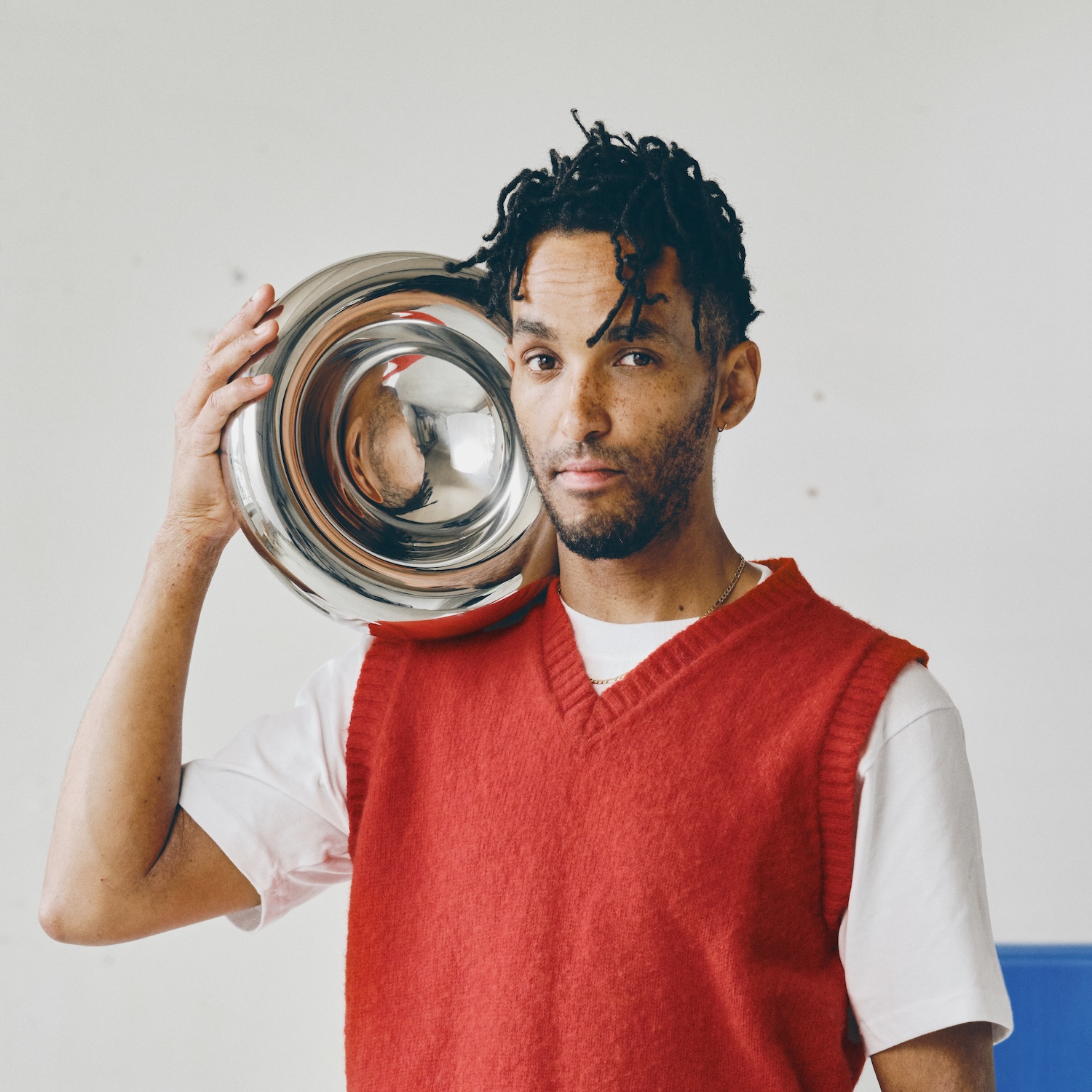 KONSTRUNDA chez IKEA : six créateurs, du pin massif et du verre pour brouiller art et design à la Paris Design Week