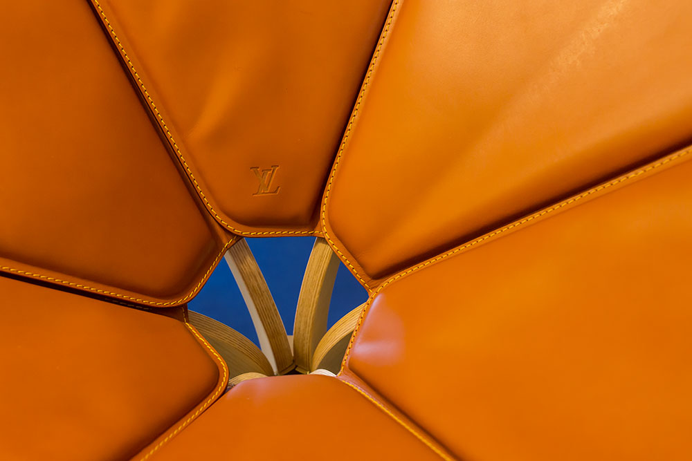 Louis Vuitton et l'Art déco : les Objets Nomades en dialogue avec l'héritage Louis Vuitton et l'Art déco : les Objets Nomades en dialogue avec l'héritage