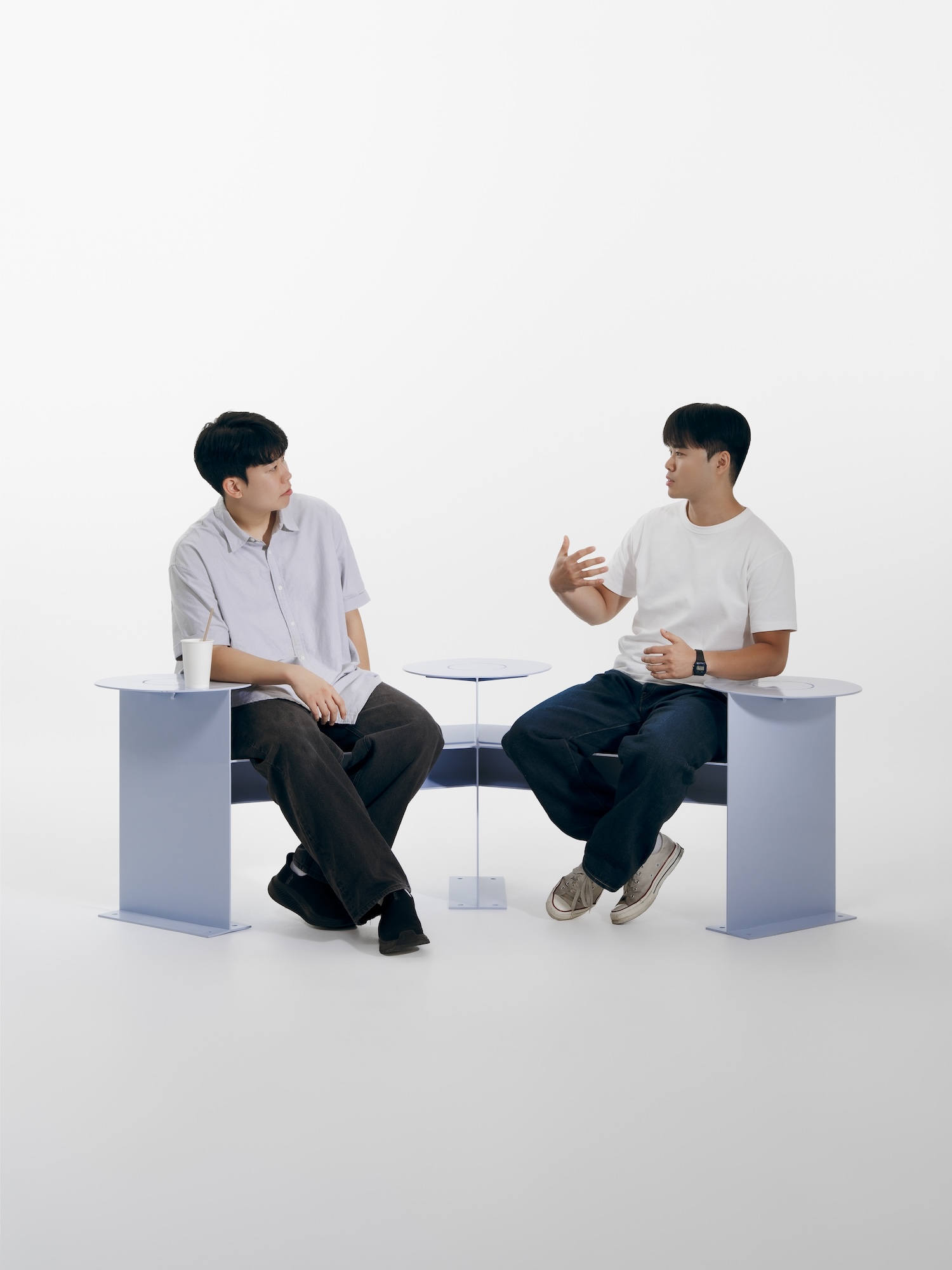Après BINGLE, Junwoo Lim dessine un banc public pour se regarder en face Après BINGLE, Junwoo Lim dessine un banc public pour se regarder en face