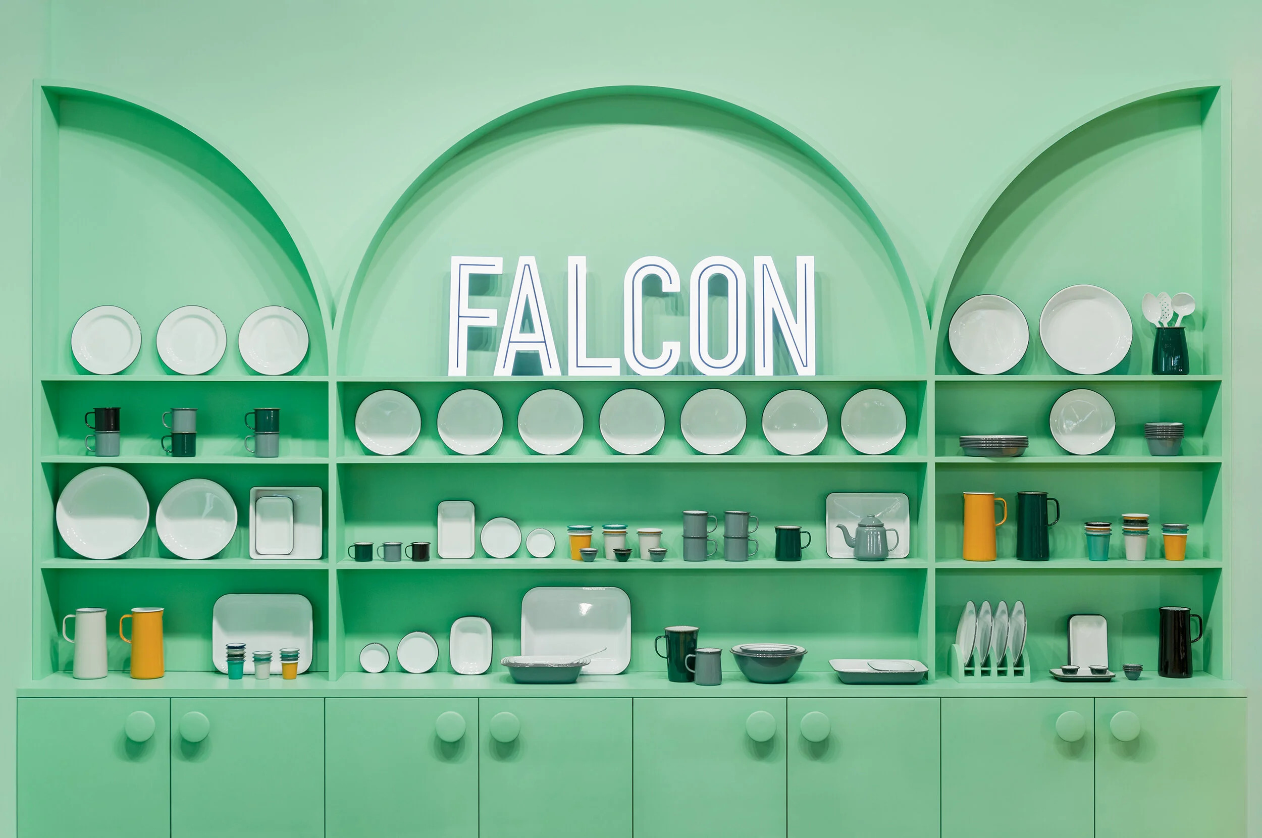 Falcon Enamelware : l’acier émaillé britannique qui va du four à la table depuis 1920