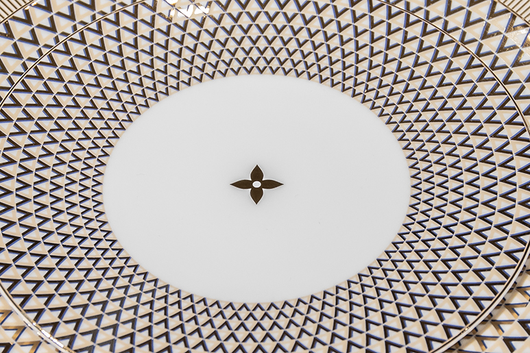 Louis Vuitton et l'Art déco : les Objets Nomades en dialogue avec l'héritage Louis Vuitton et l'Art déco : les Objets Nomades en dialogue avec l'héritage